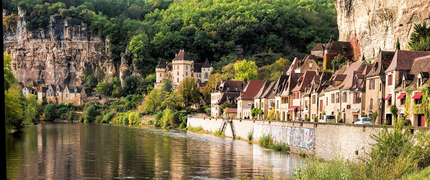 village of Roque-Gageac in the Dordogne