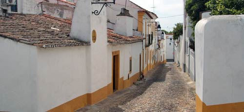 Evora streets