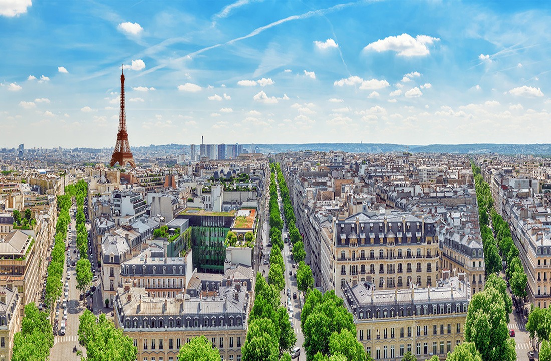 Beautiful panoramic view of Paris from the roof of the Triumphal Arch. View of the Eiffel Tower.