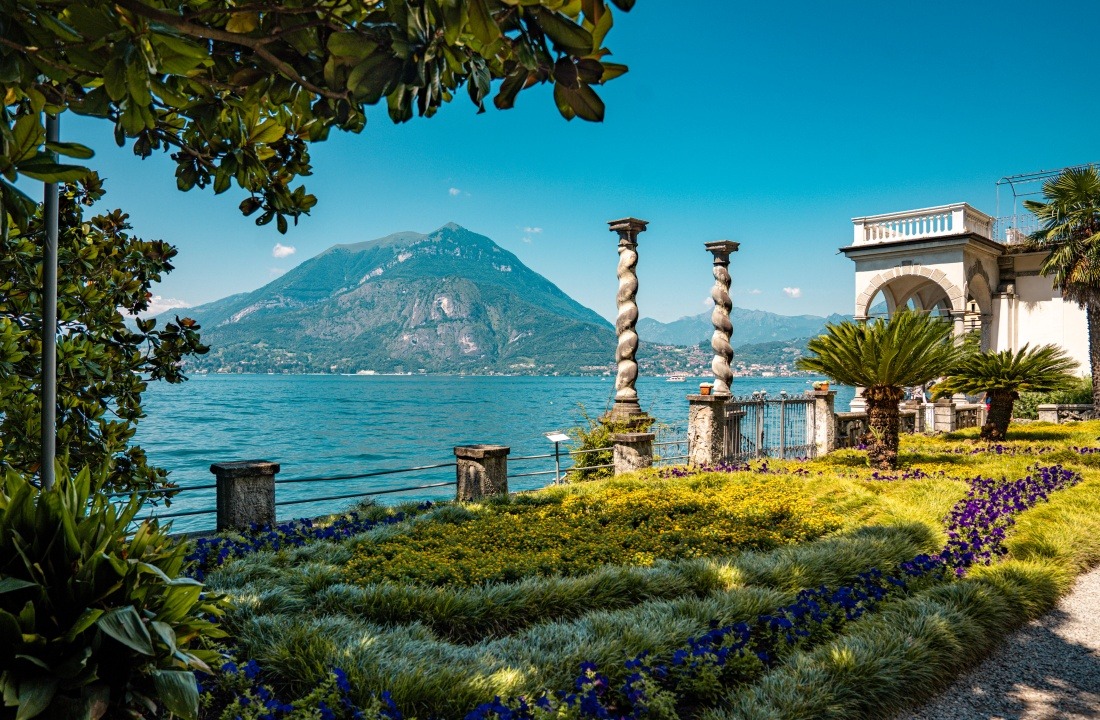 lake como villa view 1100 x 720